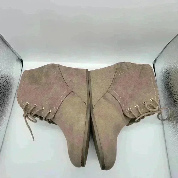 Arizona Jeans Women's boots 8.5 Lexie Booties Ankle Lace Up Wedge Tan Beige - Picture 10 of 11